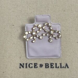 Rhinestone Bow Earrings Gold plated by the brand Nice & Bella waterproof